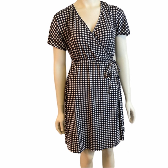 Agnes & Dora Dresses & Skirts - AGNES & DORA Black White Plaid Wrap Dress - S